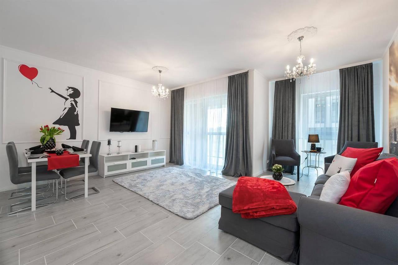 Banksy Apartment - Ilumino Лодзь Экстерьер фото