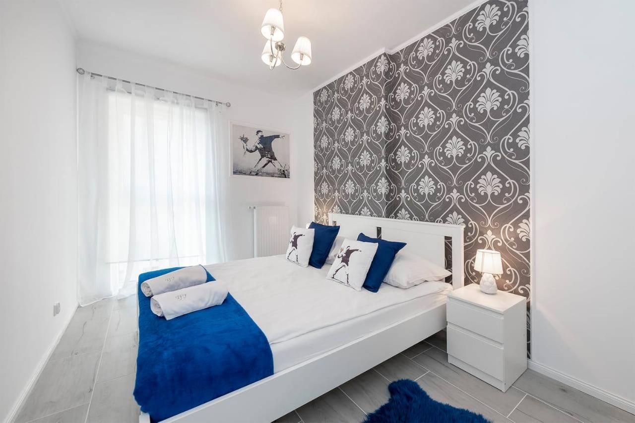 Banksy Apartment - Ilumino Лодзь Экстерьер фото